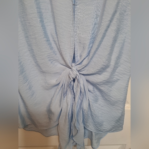 Ellen Tracy Baby Blue Sleeveless Knot Front Blouse Size M - Picture 3 of 7